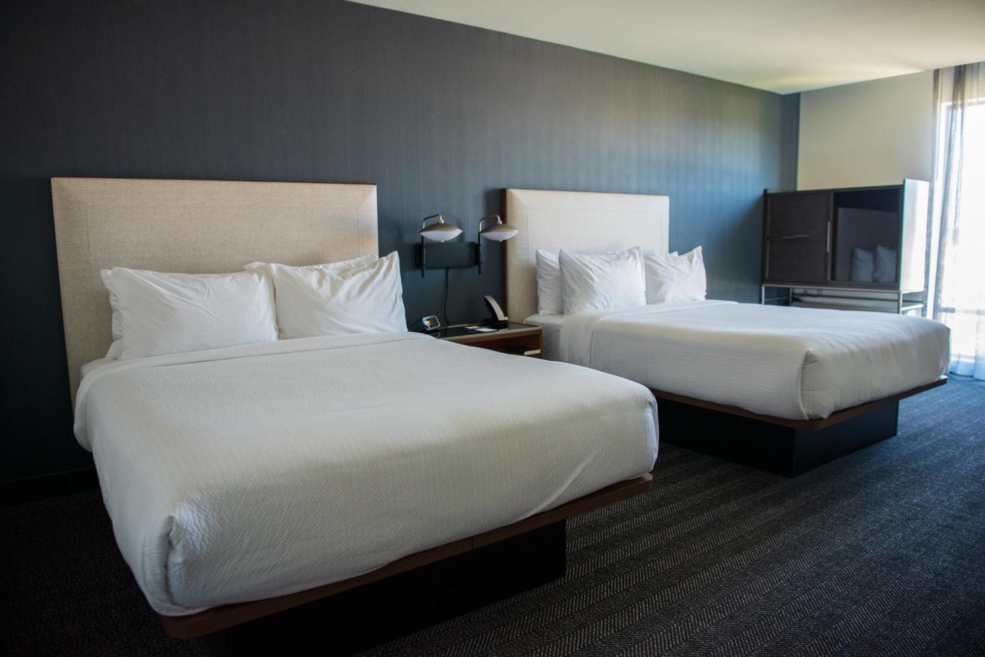 Courtyard By Marriott Лейк Сити Экстерьер фото