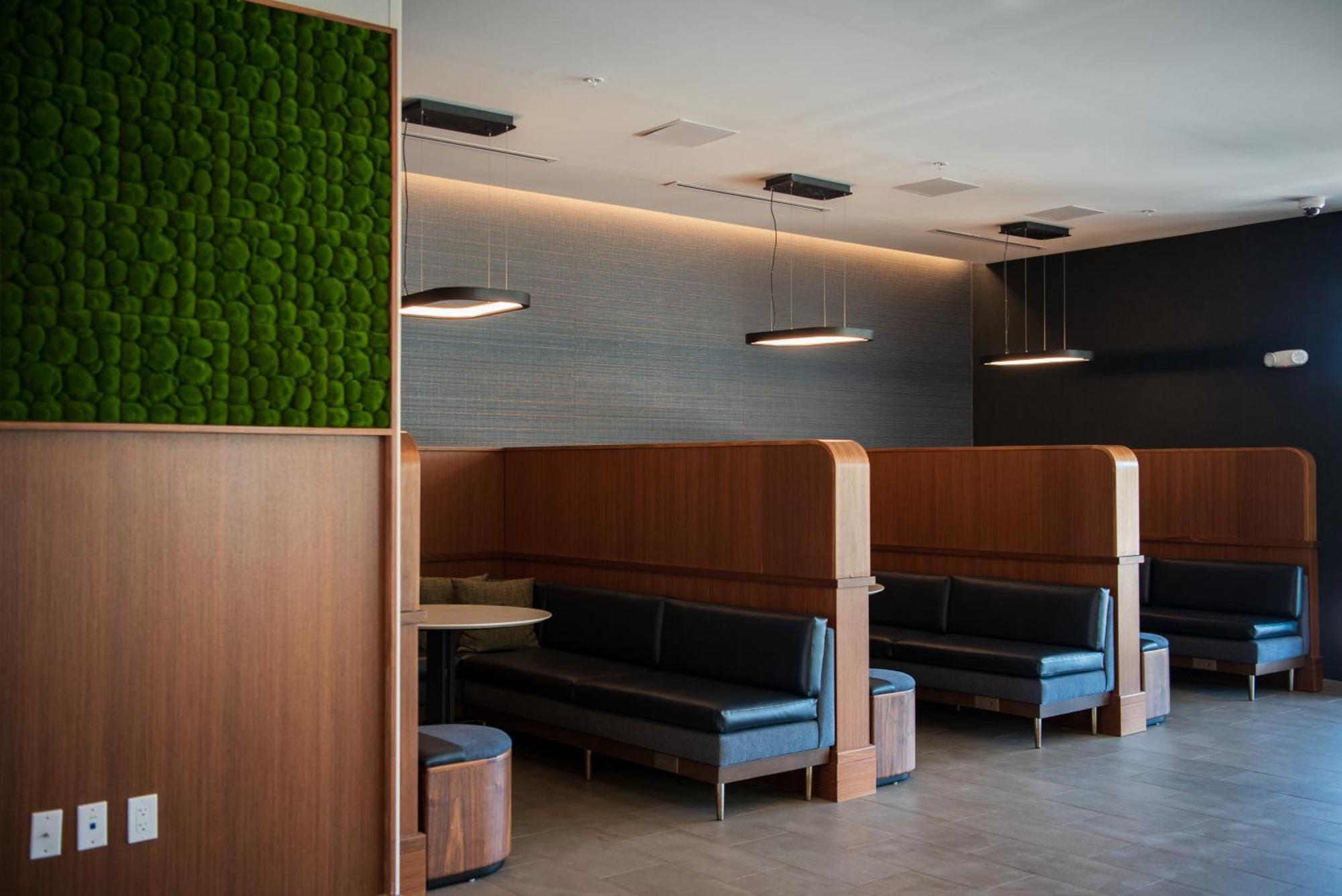 Courtyard By Marriott Лейк Сити Экстерьер фото