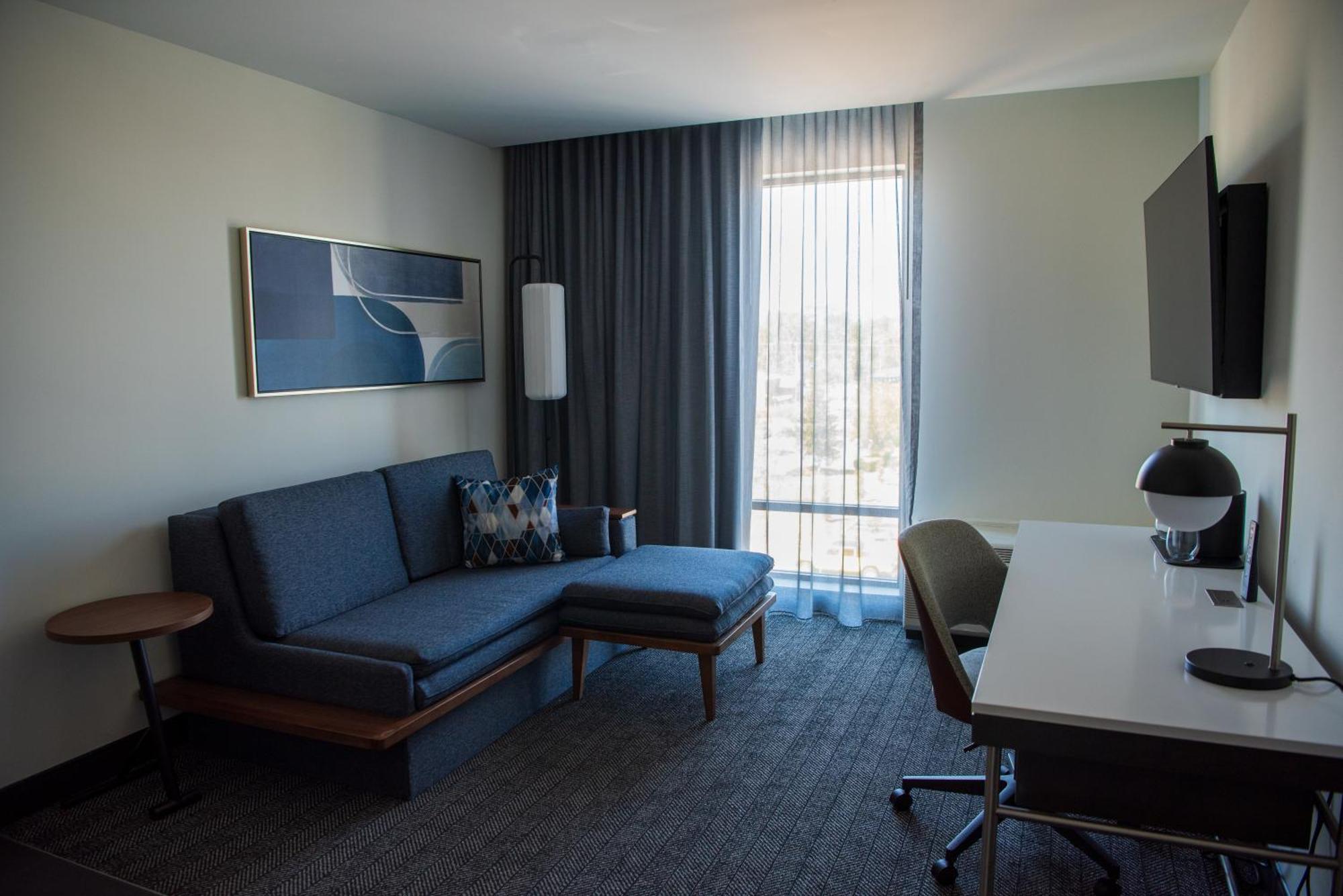 Courtyard By Marriott Лейк Сити Экстерьер фото